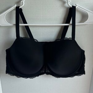 Torrid Women's  Black Lace Accent Padded Bra 40D Preowned